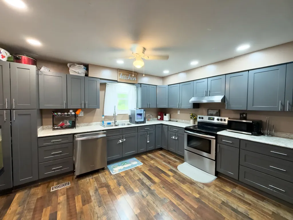 10 Joan Street Williamsburg KY 40769