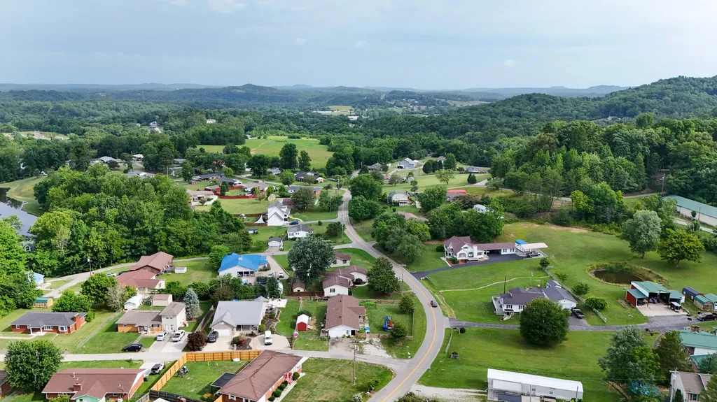 10 Joan Street Williamsburg KY 40769