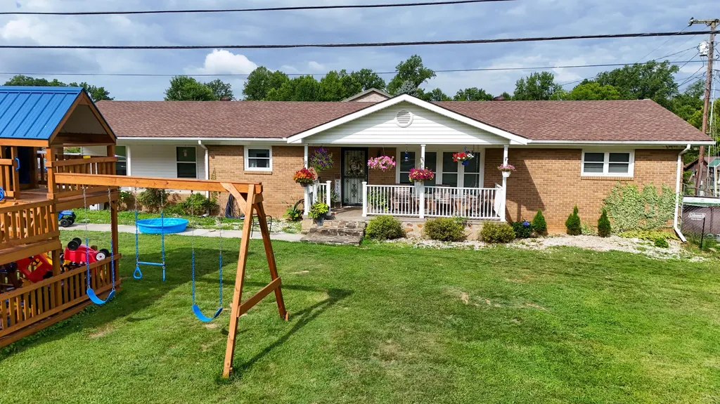 10 Joan Street Williamsburg KY 40769