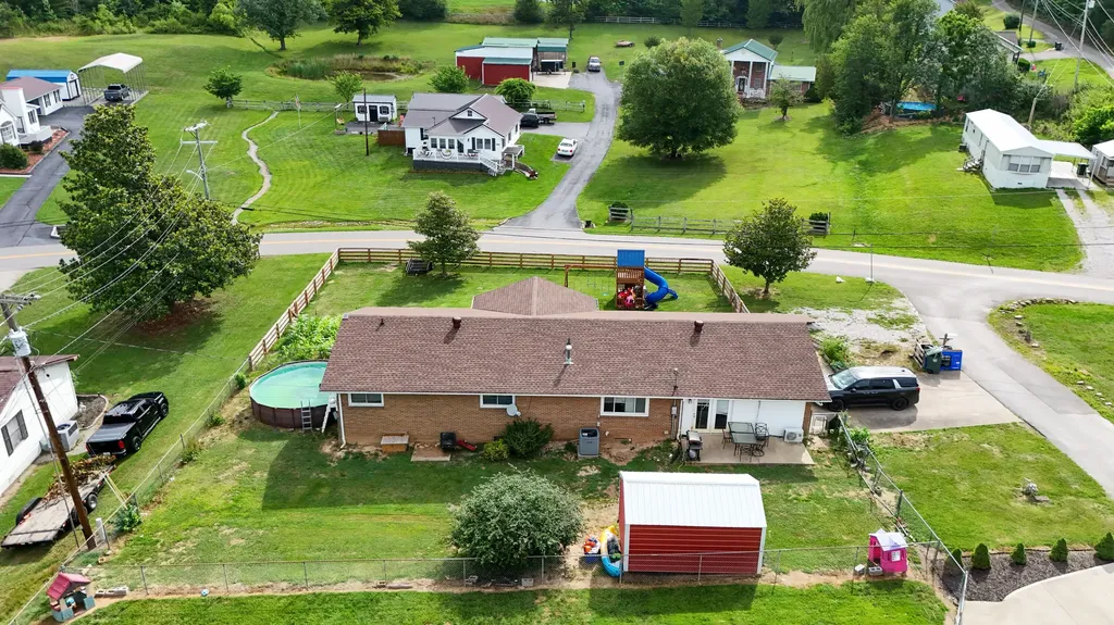10 Joan Street Williamsburg KY 40769