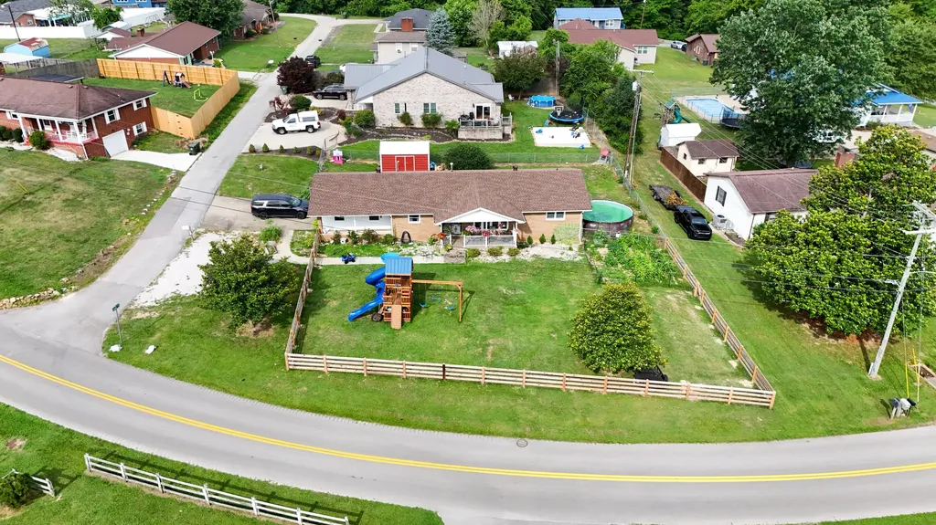10 Joan Street Williamsburg KY 40769
