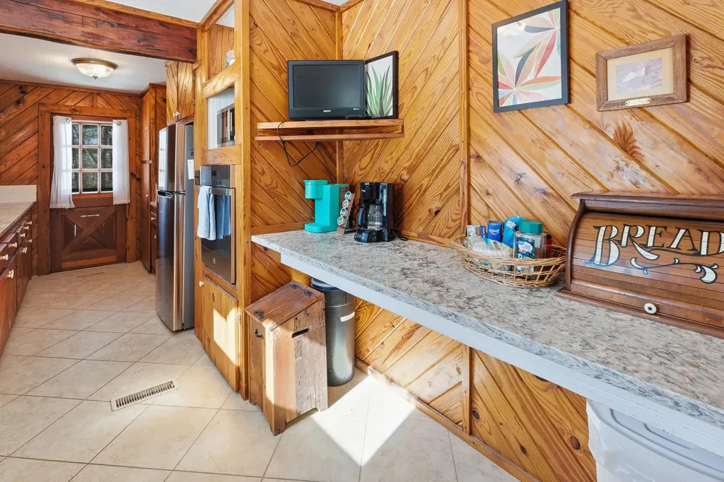 6672 Moors Camp Highway Gilbertsville KY 42044