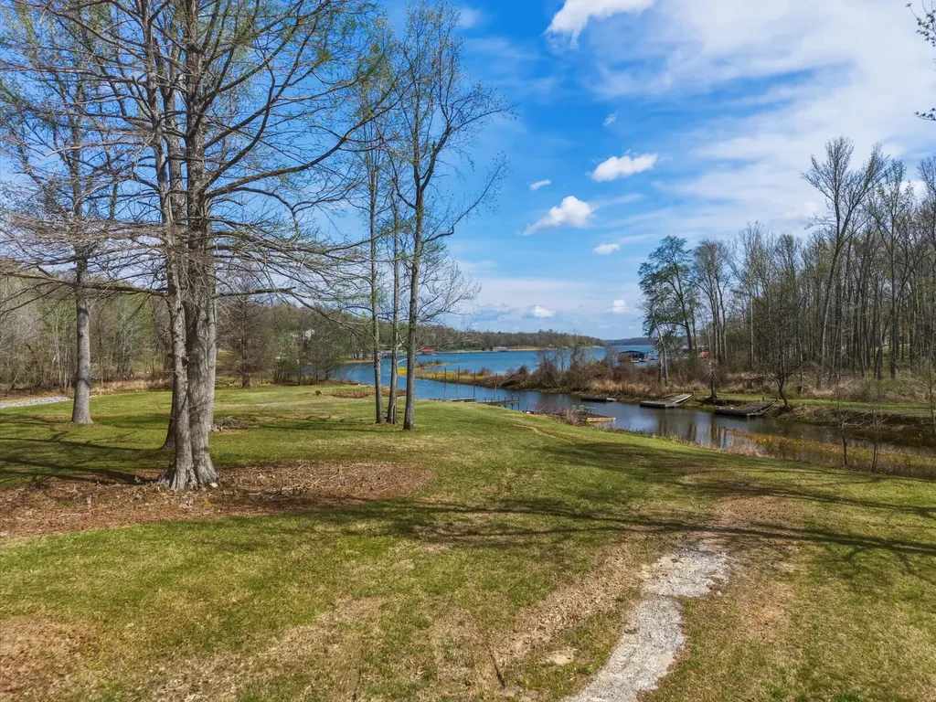 6672 Moors Camp Highway Gilbertsville KY 42044