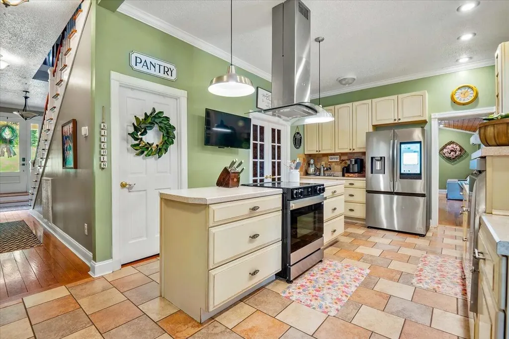 6985 Old Mountain Ash Pike Williamsburg KY 40769