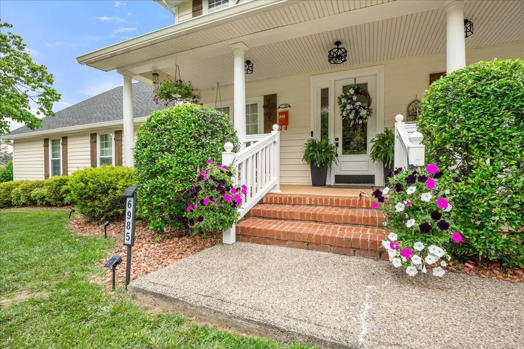 6985 Old Mountain Ash Pike Williamsburg KY 40769