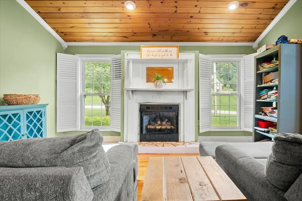 6985 Old Mountain Ash Pike Williamsburg KY 40769