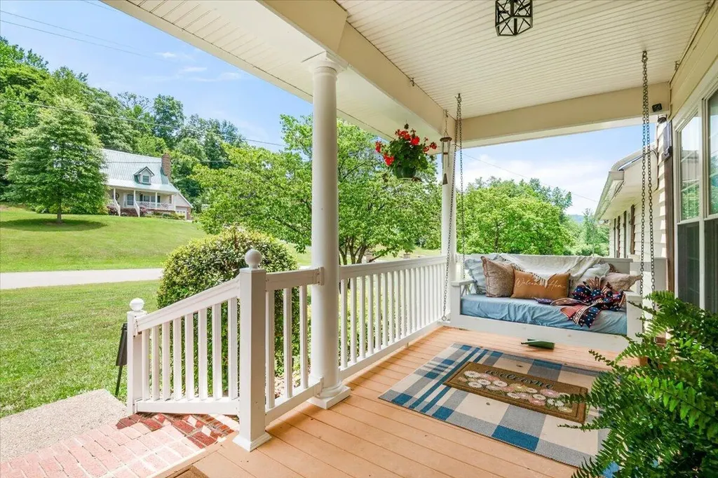 6985 Old Mountain Ash Pike Williamsburg KY 40769