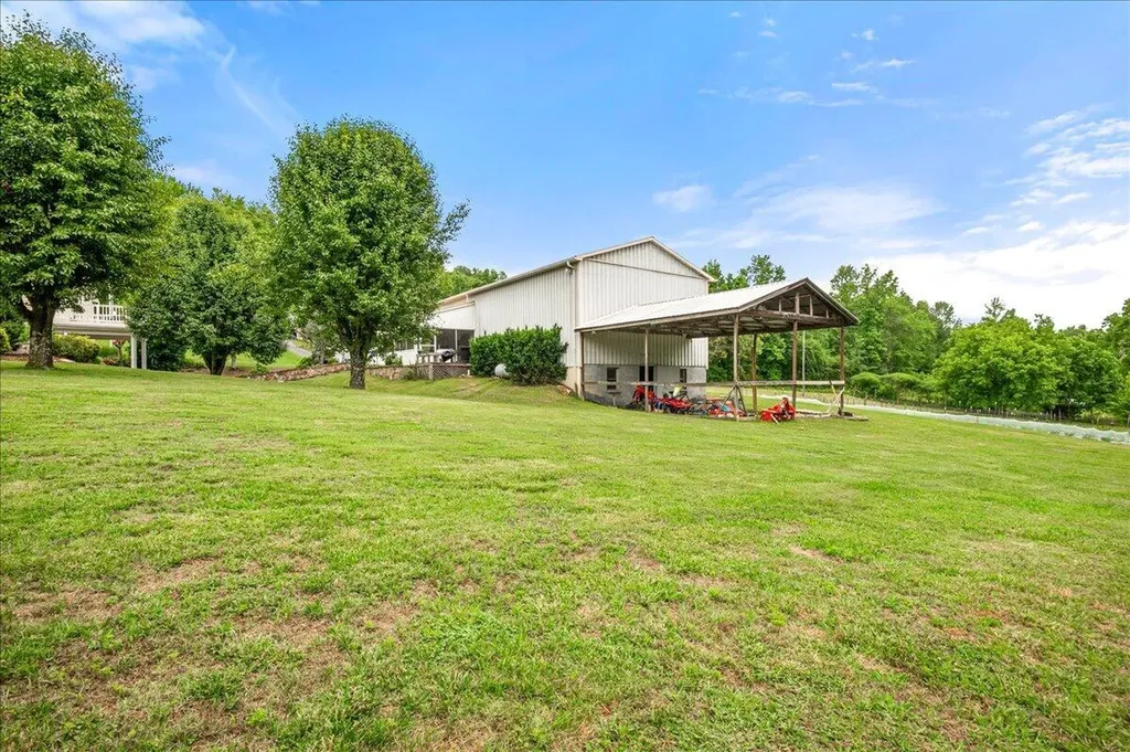 6985 Old Mountain Ash Pike Williamsburg KY 40769
