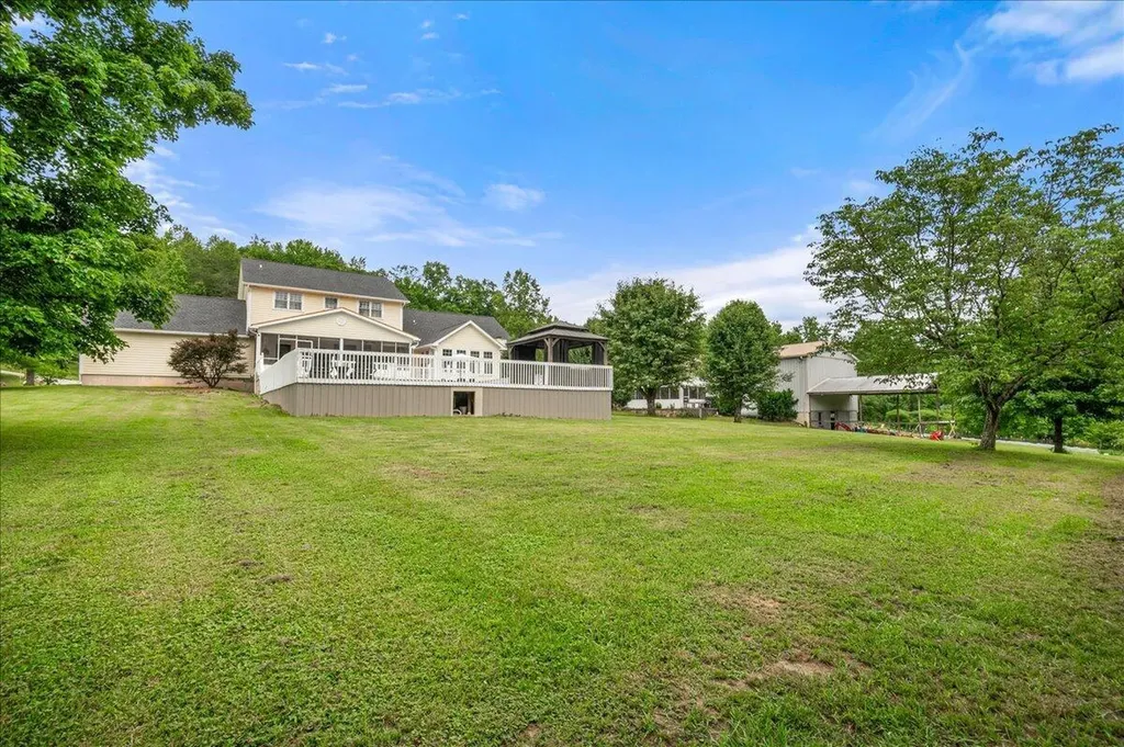 6985 Old Mountain Ash Pike Williamsburg KY 40769