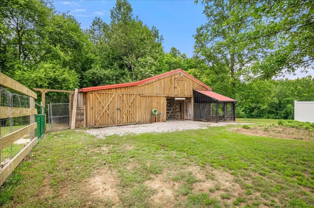6985 Old Mountain Ash Pike Williamsburg KY 40769