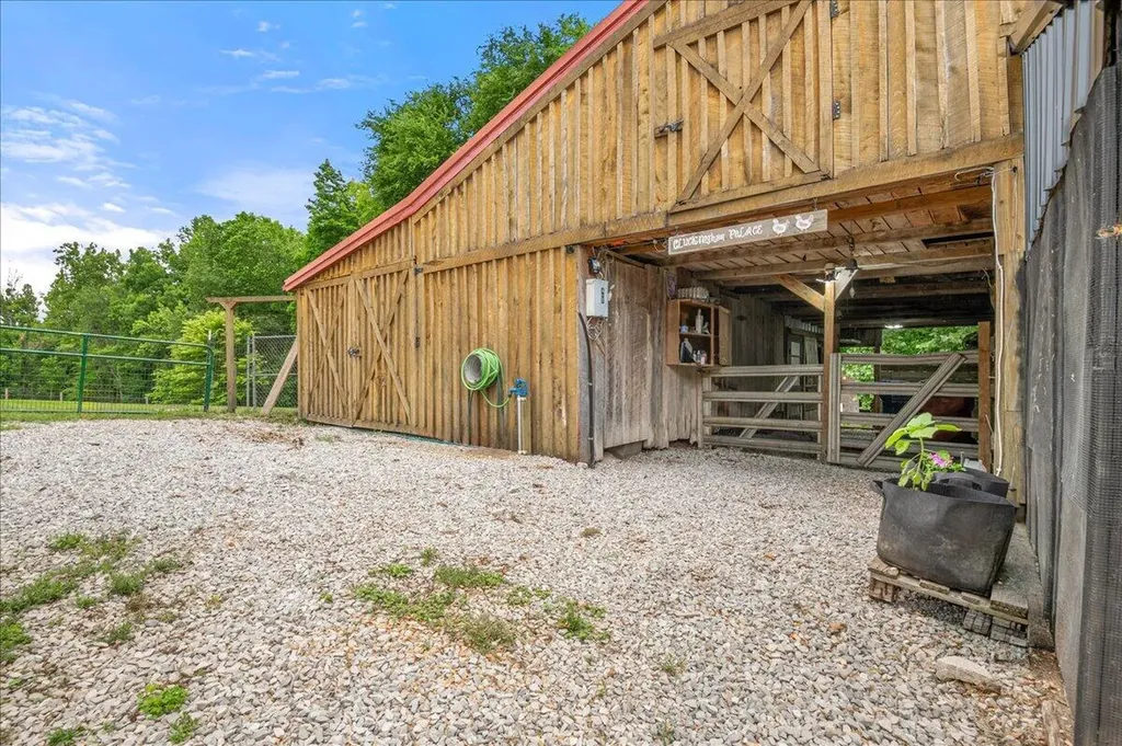 6985 Old Mountain Ash Pike Williamsburg KY 40769