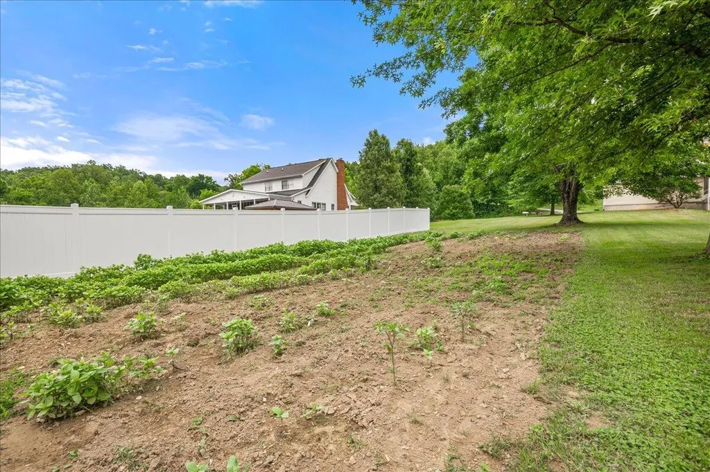 6985 Old Mountain Ash Pike Williamsburg KY 40769