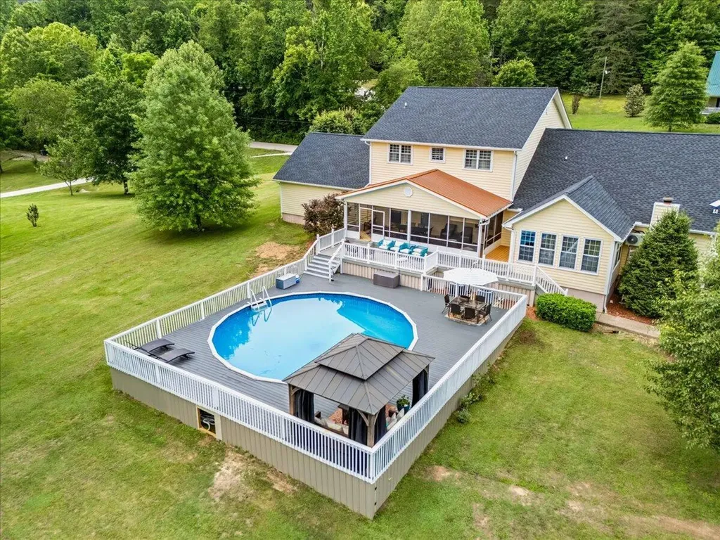 6985 Old Mountain Ash Pike Williamsburg KY 40769