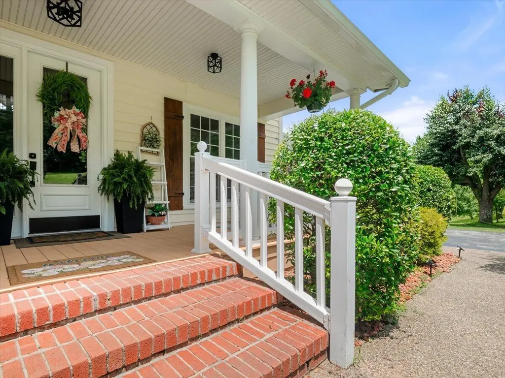 6985 Old Mountain Ash Pike Williamsburg KY 40769
