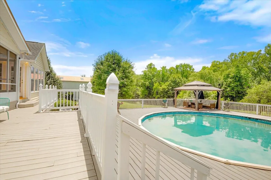 6985 Old Mountain Ash Pike Williamsburg KY 40769