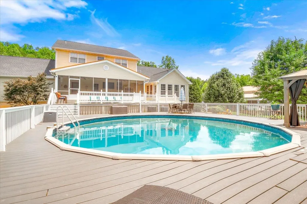 6985 Old Mountain Ash Pike Williamsburg KY 40769