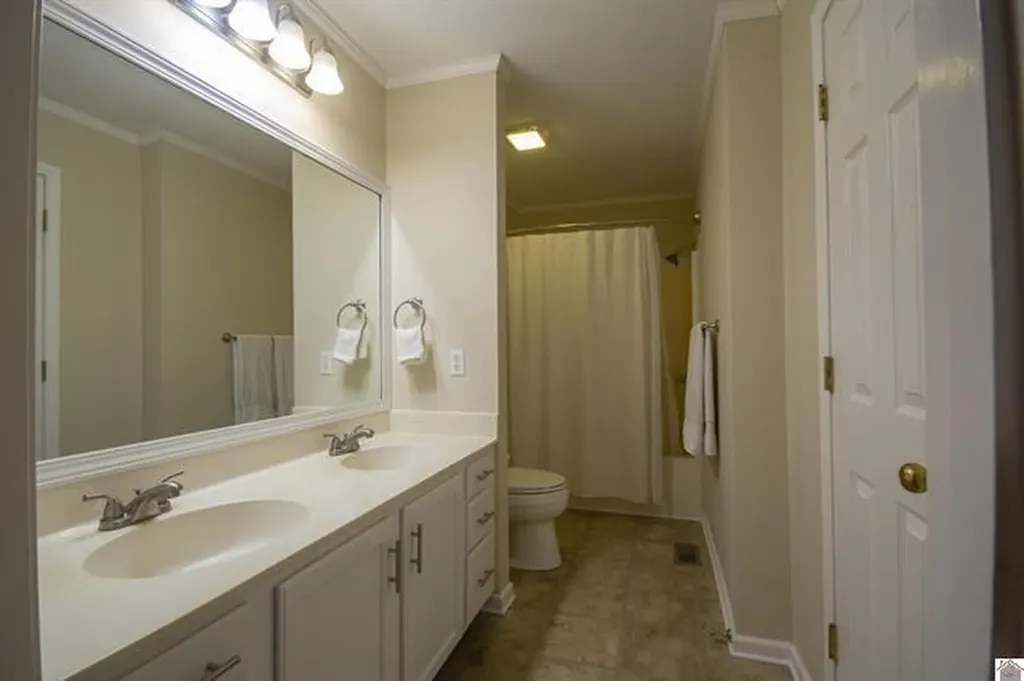 5073 Hill Terrace Paducah KY 42001