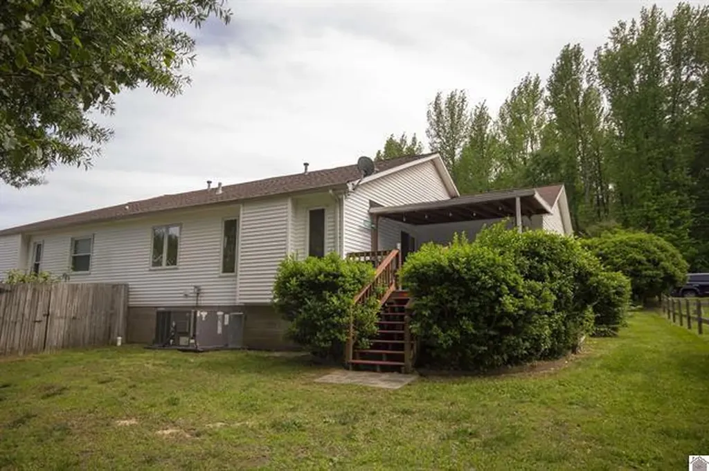 5073 Hill Terrace Paducah KY 42001