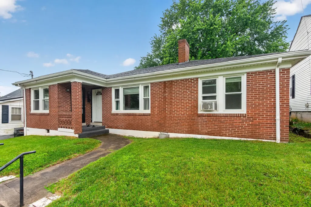 114 Estill Street Mt Sterling KY 40353