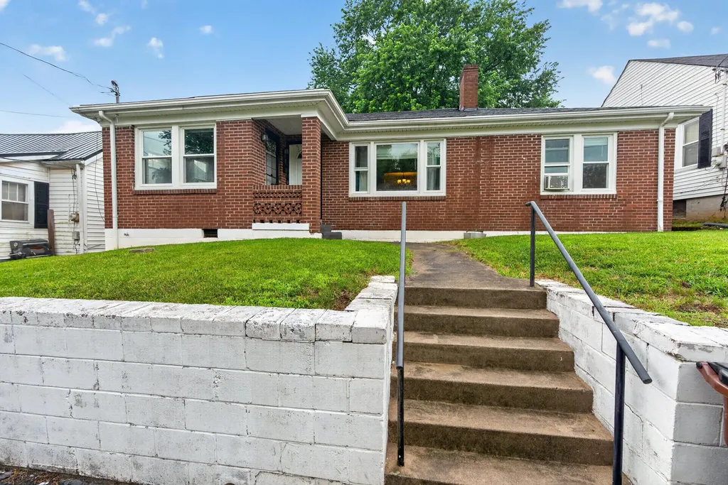 114 Estill Street Mt Sterling KY 40353