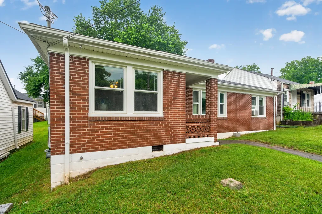 114 Estill Street Mt Sterling KY 40353