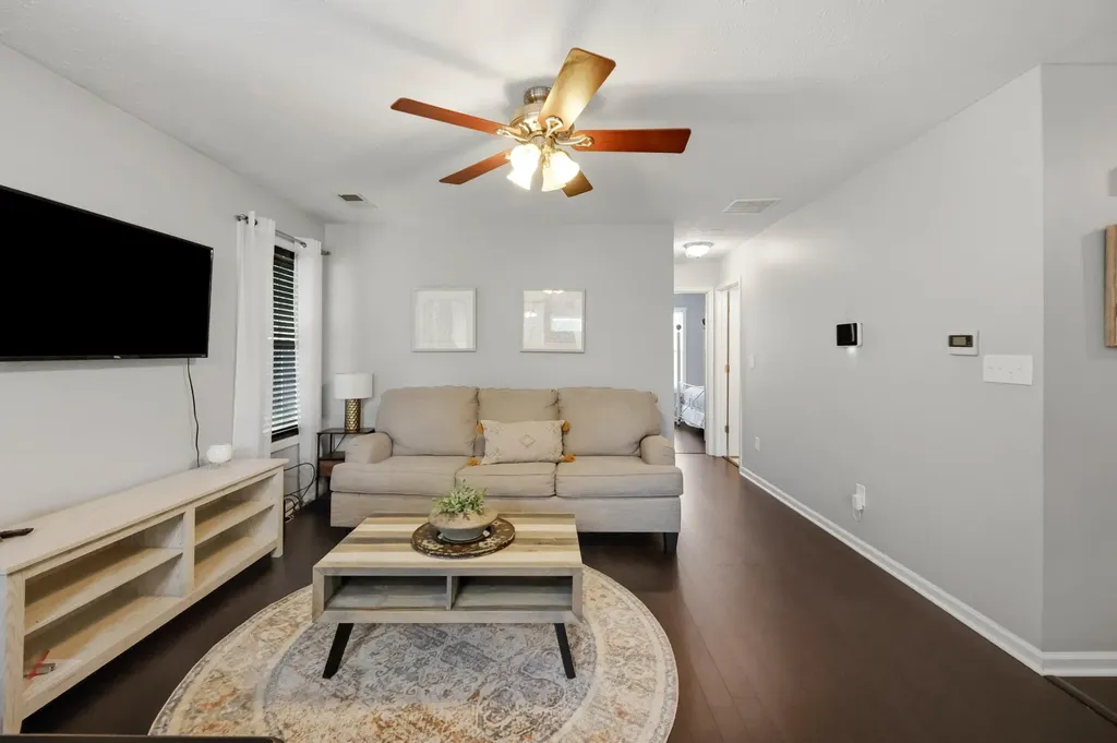 1945 Dark Tower Road Lexington KY 40511