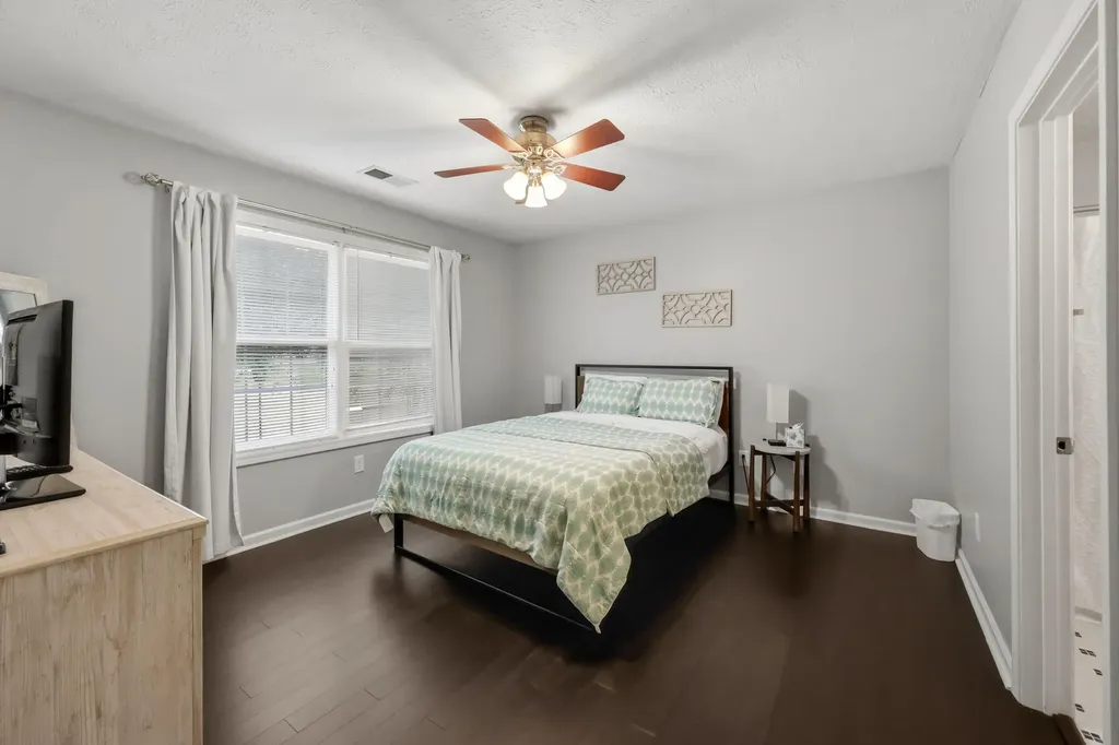 1945 Dark Tower Road Lexington KY 40511