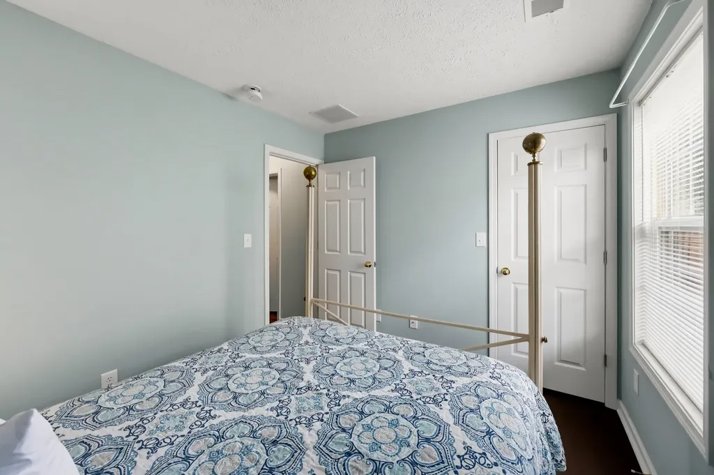 1945 Dark Tower Road Lexington KY 40511