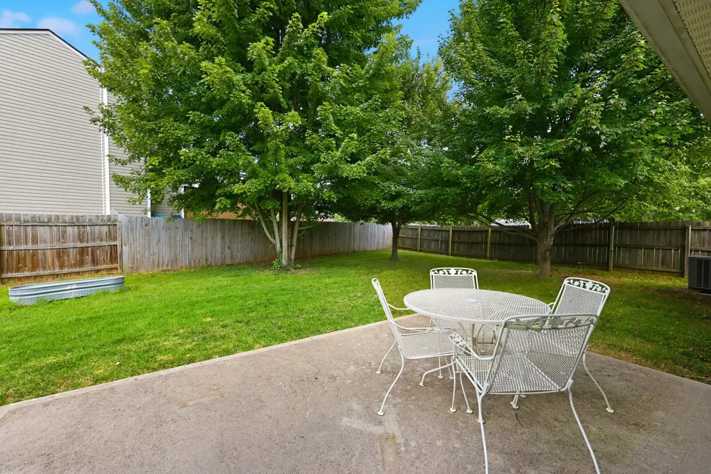 1945 Dark Tower Road Lexington KY 40511