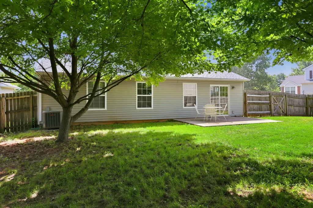 1945 Dark Tower Road Lexington KY 40511