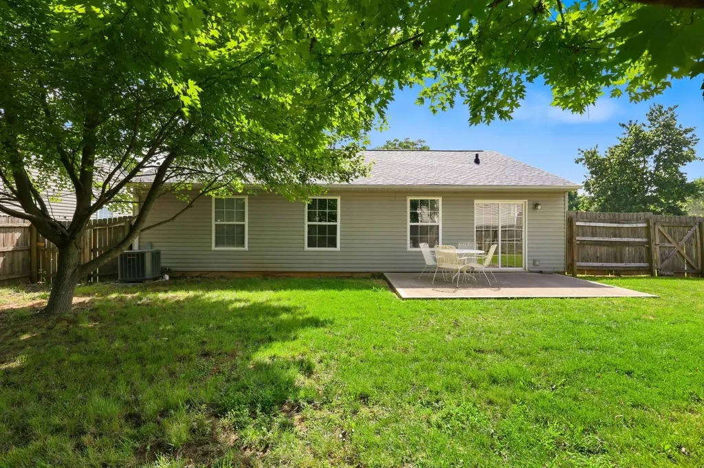 1945 Dark Tower Road Lexington KY 40511