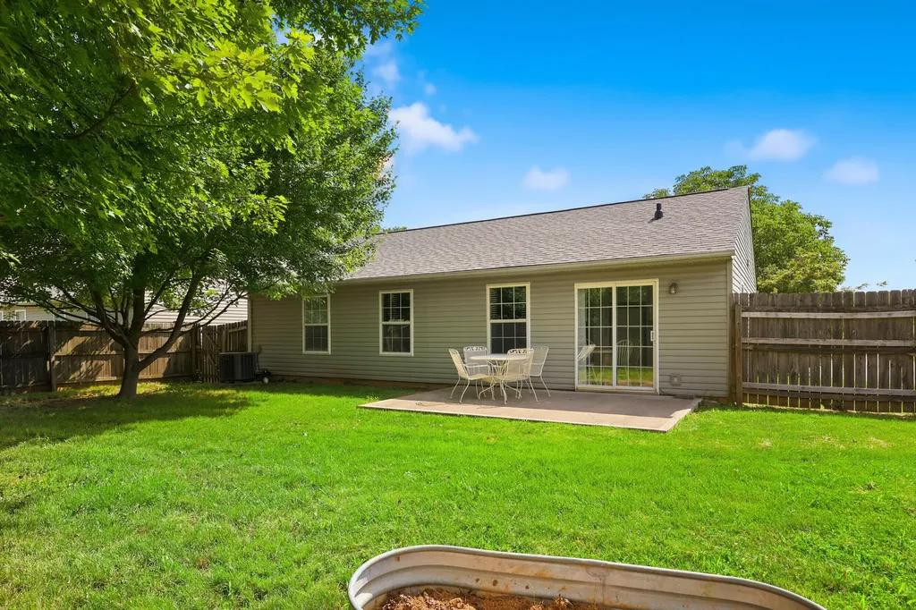 1945 Dark Tower Road Lexington KY 40511
