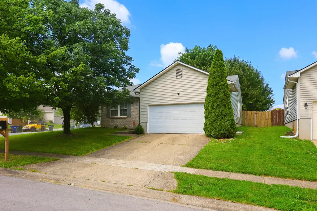 1945 Dark Tower Road Lexington KY 40511