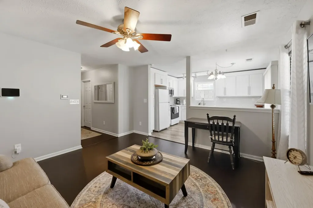 1945 Dark Tower Road Lexington KY 40511