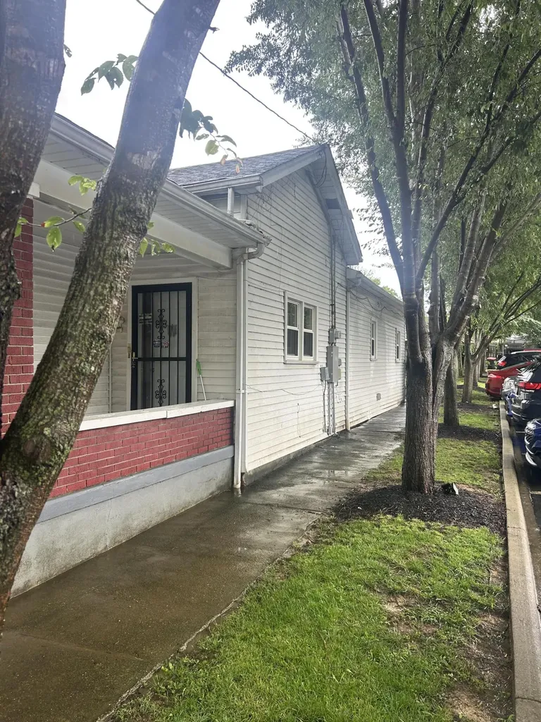 1138 Reutlinger Avenue Louisville KY 40204