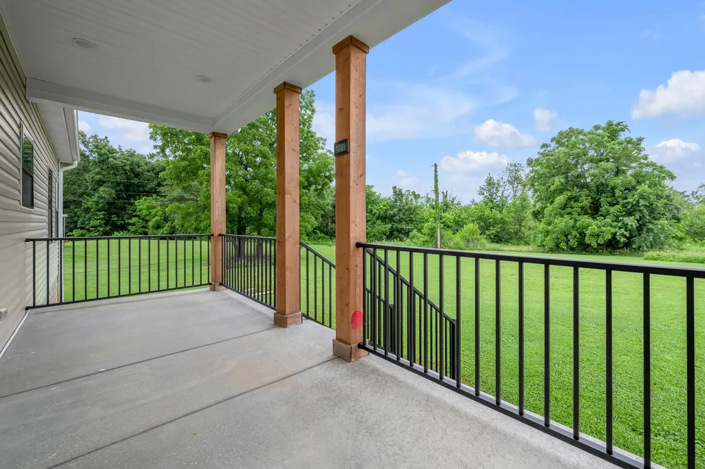 1082 Johns Way Lawrenceburg KY 40342
