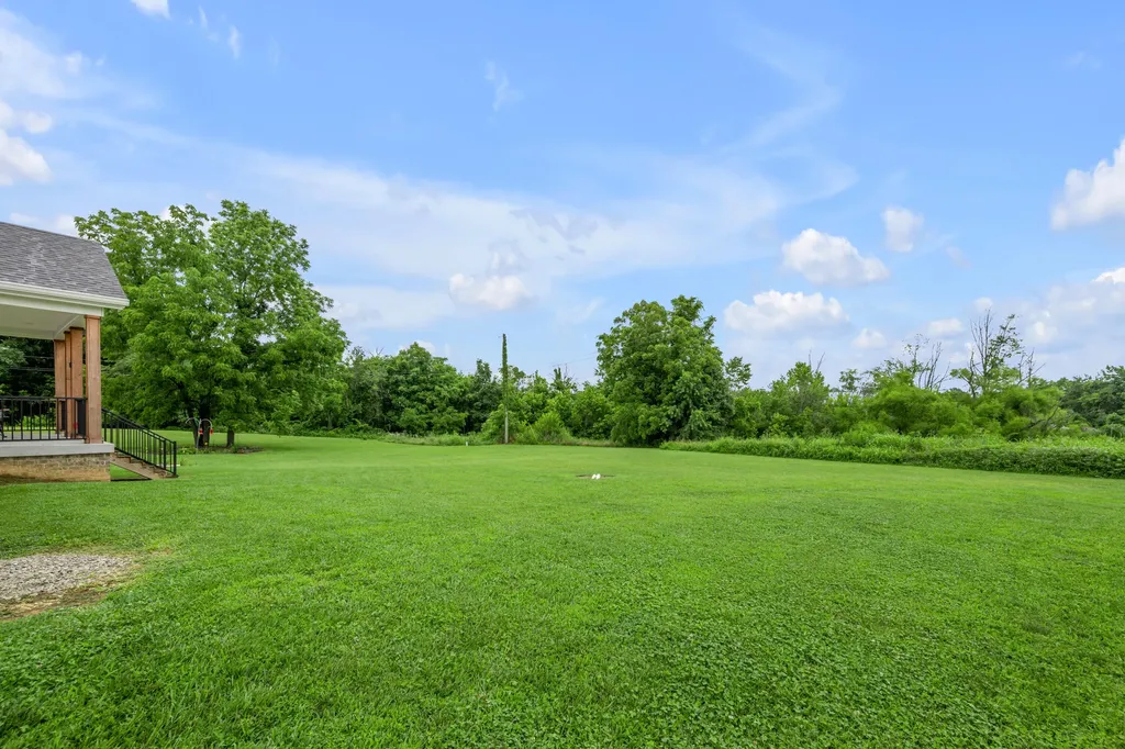 1082 Johns Way Lawrenceburg KY 40342