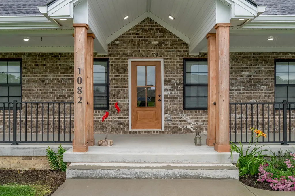 1082 Johns Way Lawrenceburg KY 40342