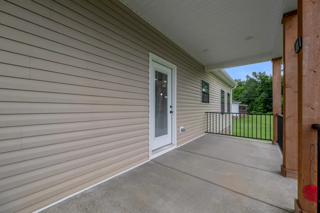 1082 Johns Way Lawrenceburg KY 40342