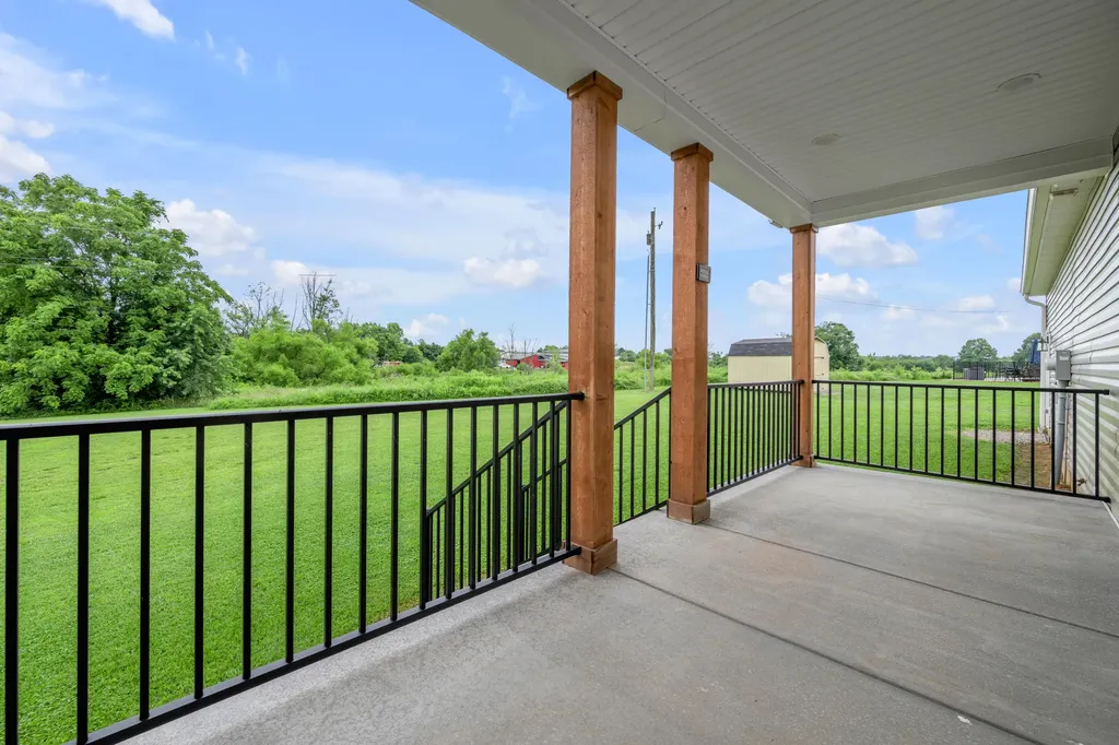 1082 Johns Way Lawrenceburg KY 40342