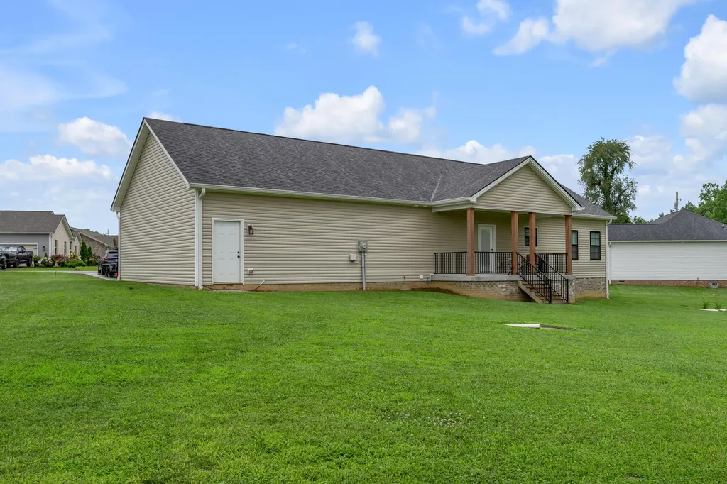 1082 Johns Way Lawrenceburg KY 40342
