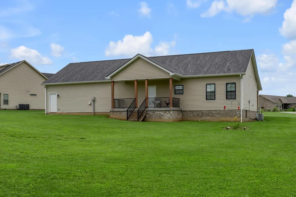 1082 Johns Way Lawrenceburg KY 40342