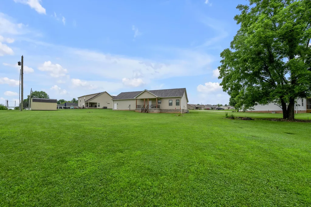 1082 Johns Way Lawrenceburg KY 40342
