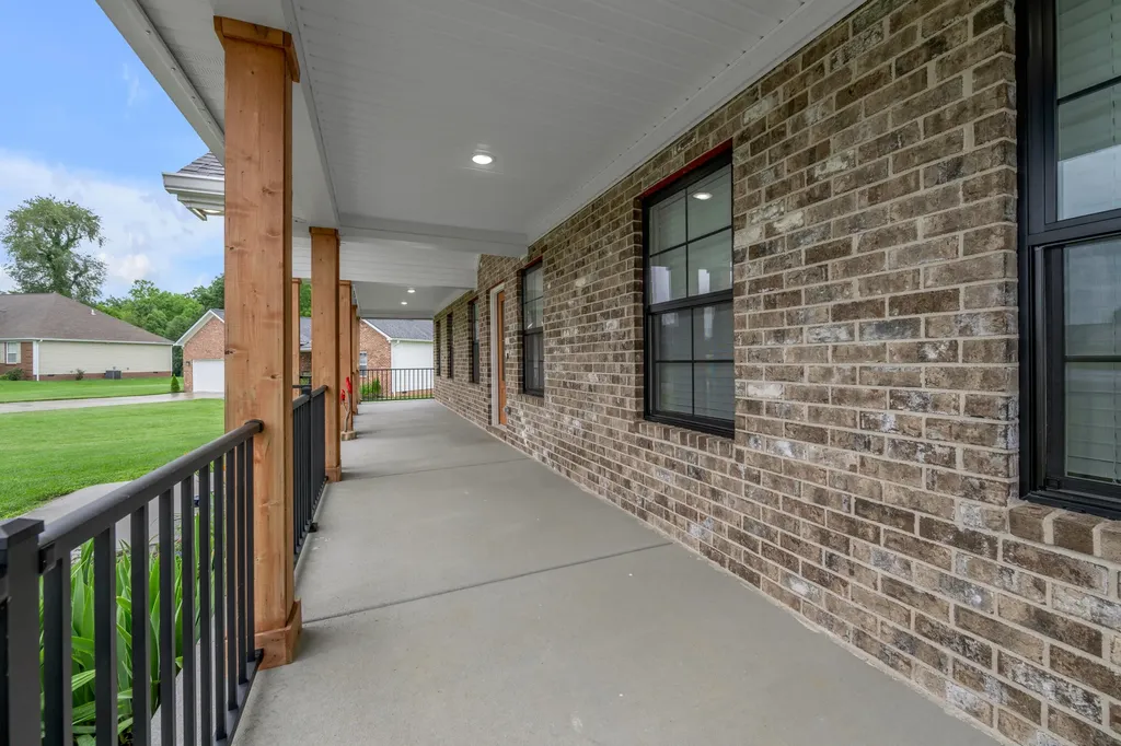 1082 Johns Way Lawrenceburg KY 40342