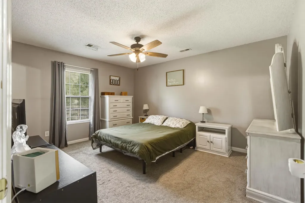 1215 Williamsburg Drive Elizabethtown KY 42701