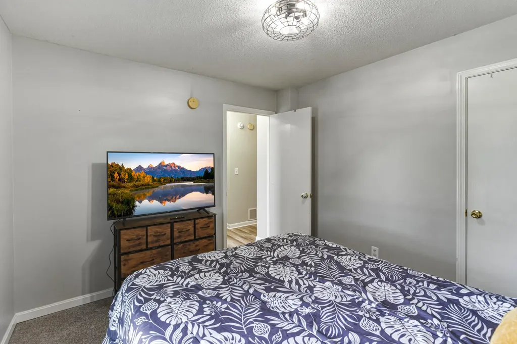 1215 Williamsburg Drive Elizabethtown KY 42701
