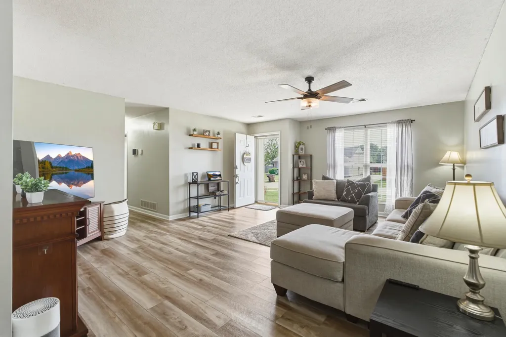 1215 Williamsburg Drive Elizabethtown KY 42701