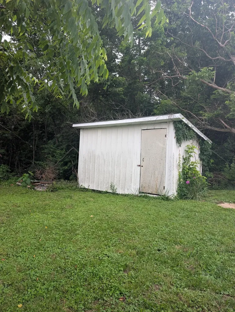 1070 New Liberty Road Lawrenceburg KY 40342