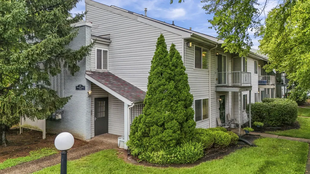 4410 Wisteria Landing Circle Louisville KY 40218