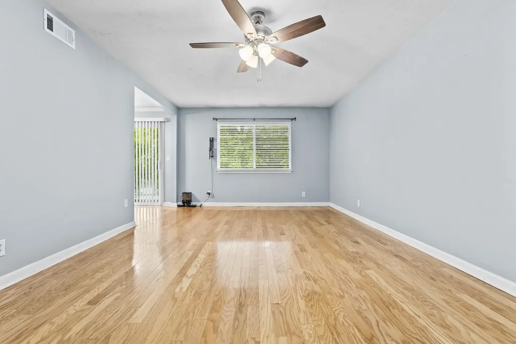 4410 Wisteria Landing Circle Louisville KY 40218